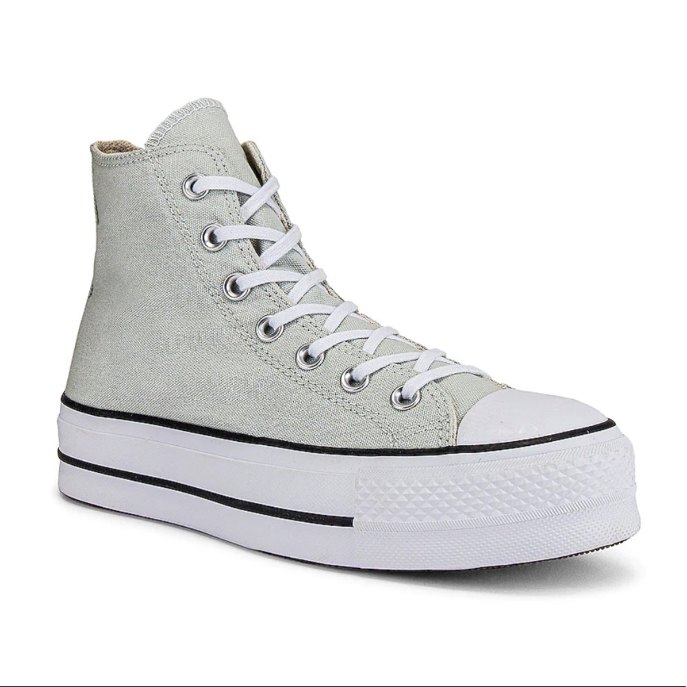 Chuck Taylor All Star Lift Canvas Platform Sneaker in Light Silver